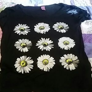 Daisy shirt